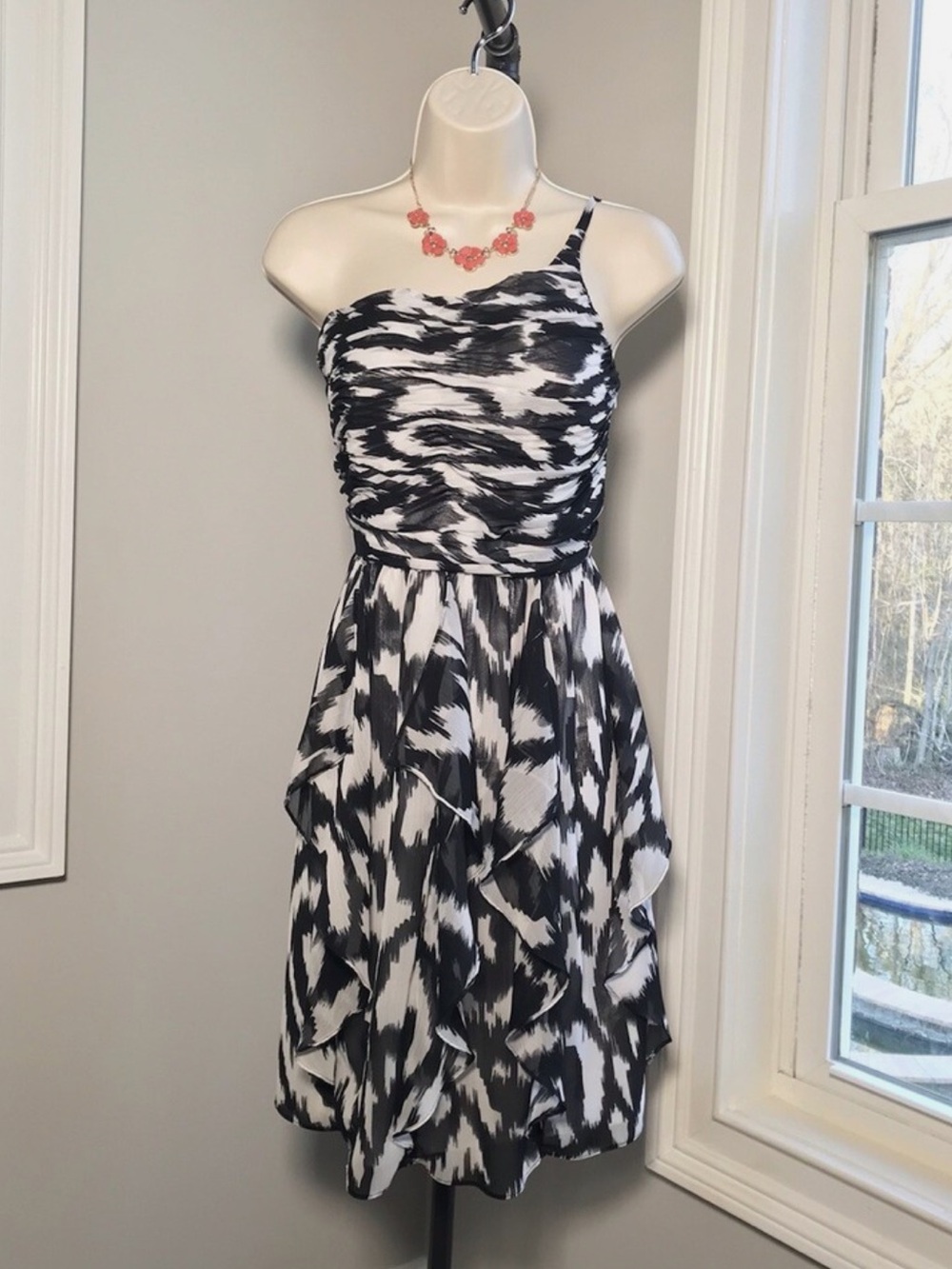 A Pea In The Pod Black & White Party Maternity Dress